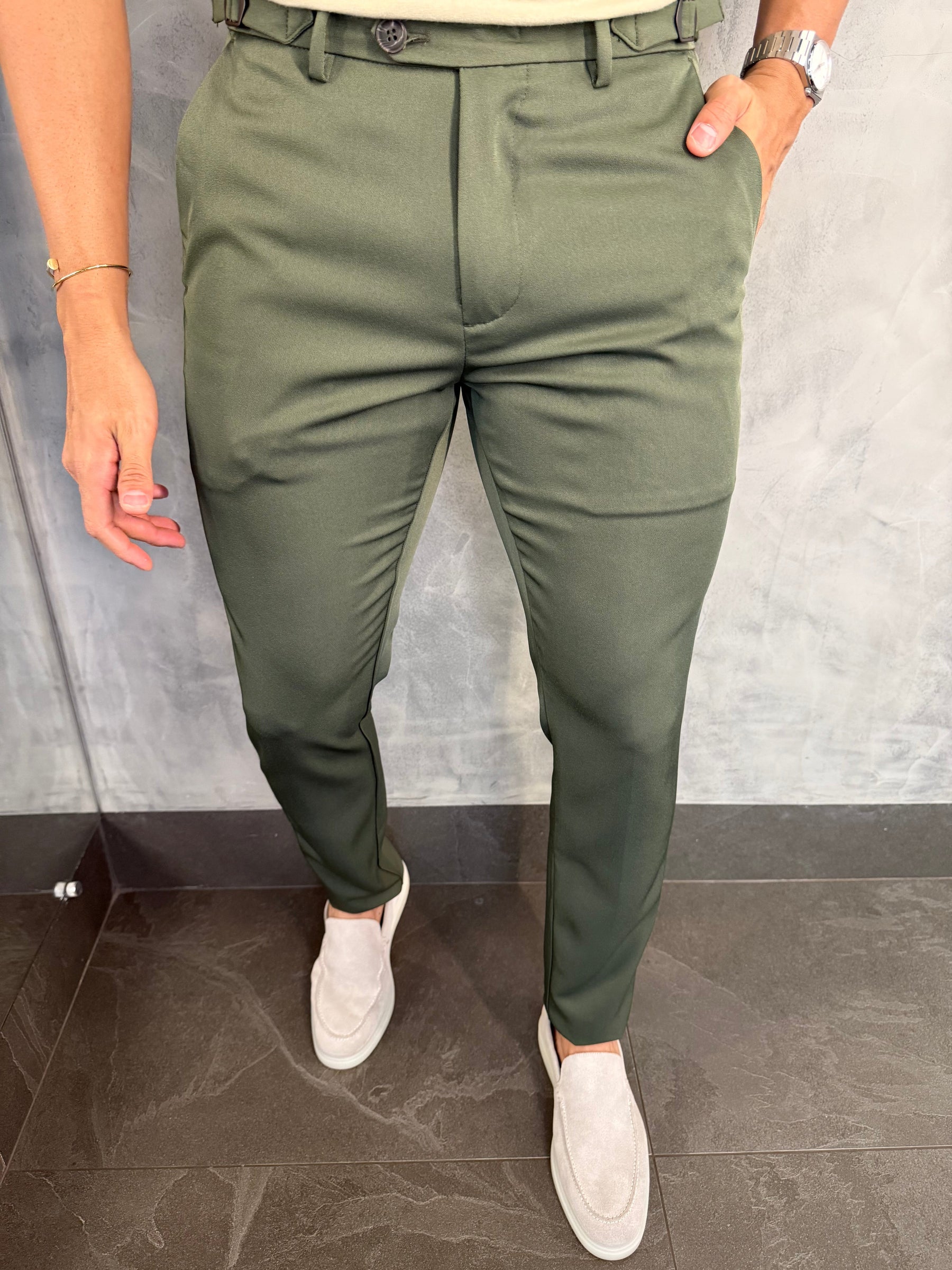 CALÇA ALF. VERONA AJUSTE LATERAL PONTO H VERDE MILITAR