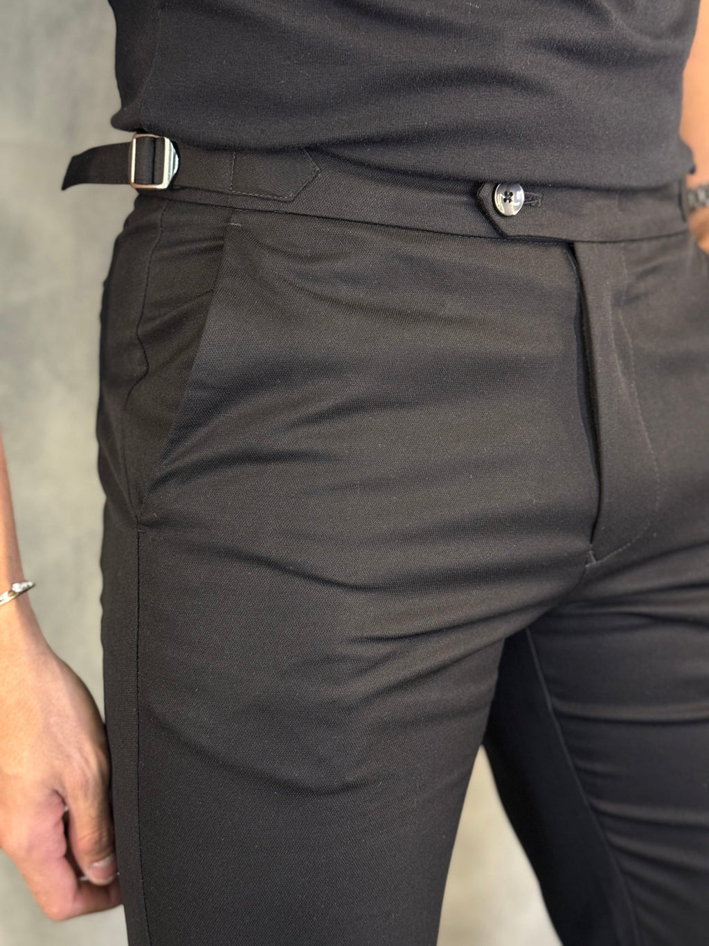 CALÇA ALF. MAQUINETADA SKINNY AJUSTE FIVELA PRETO
