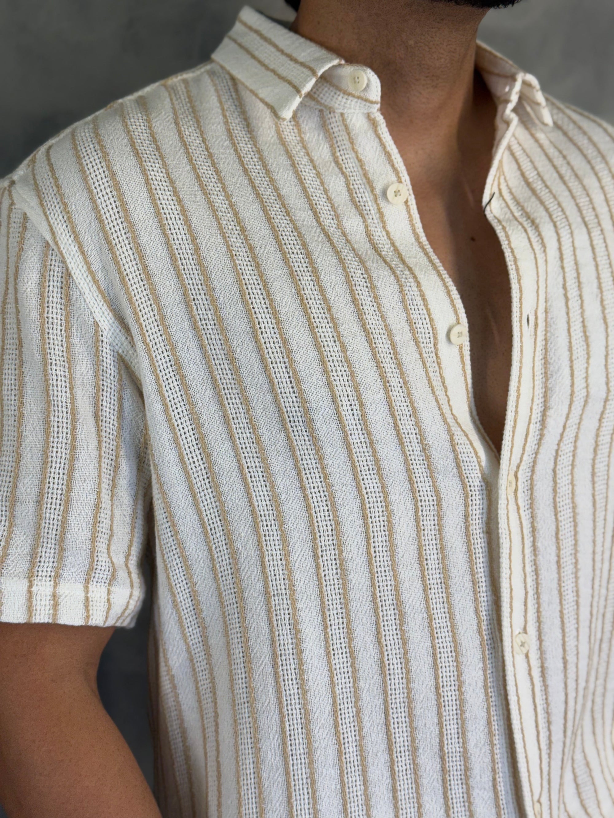 CAMISA M/C TRICOT LISTRADO OFF WHITE