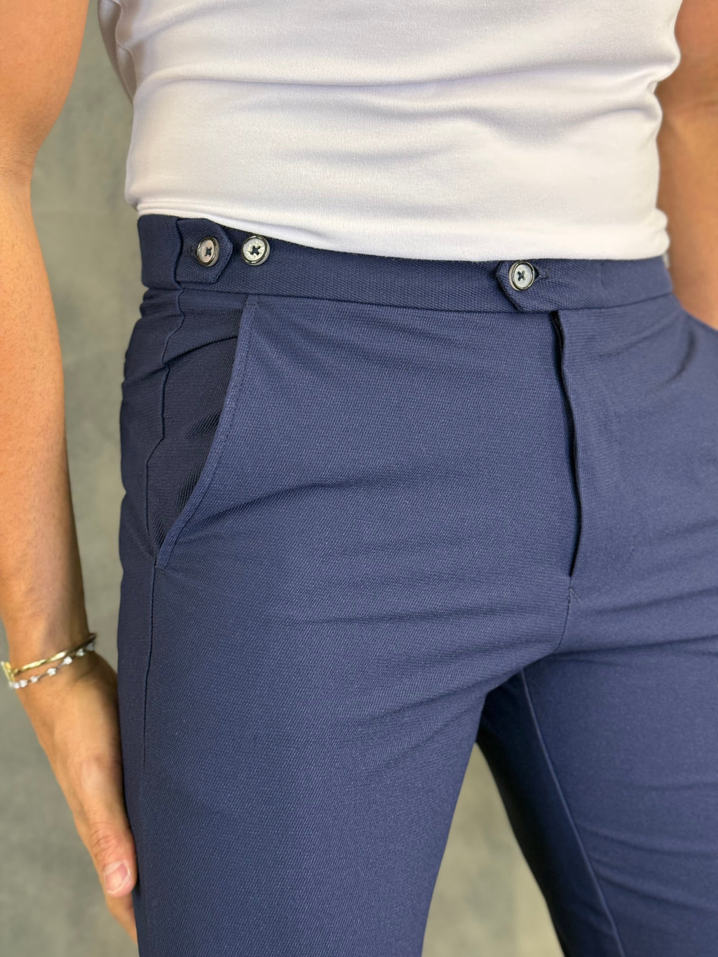 Calça Alfaiataria Skinny Com Ajuste Botão Elástico Marinho