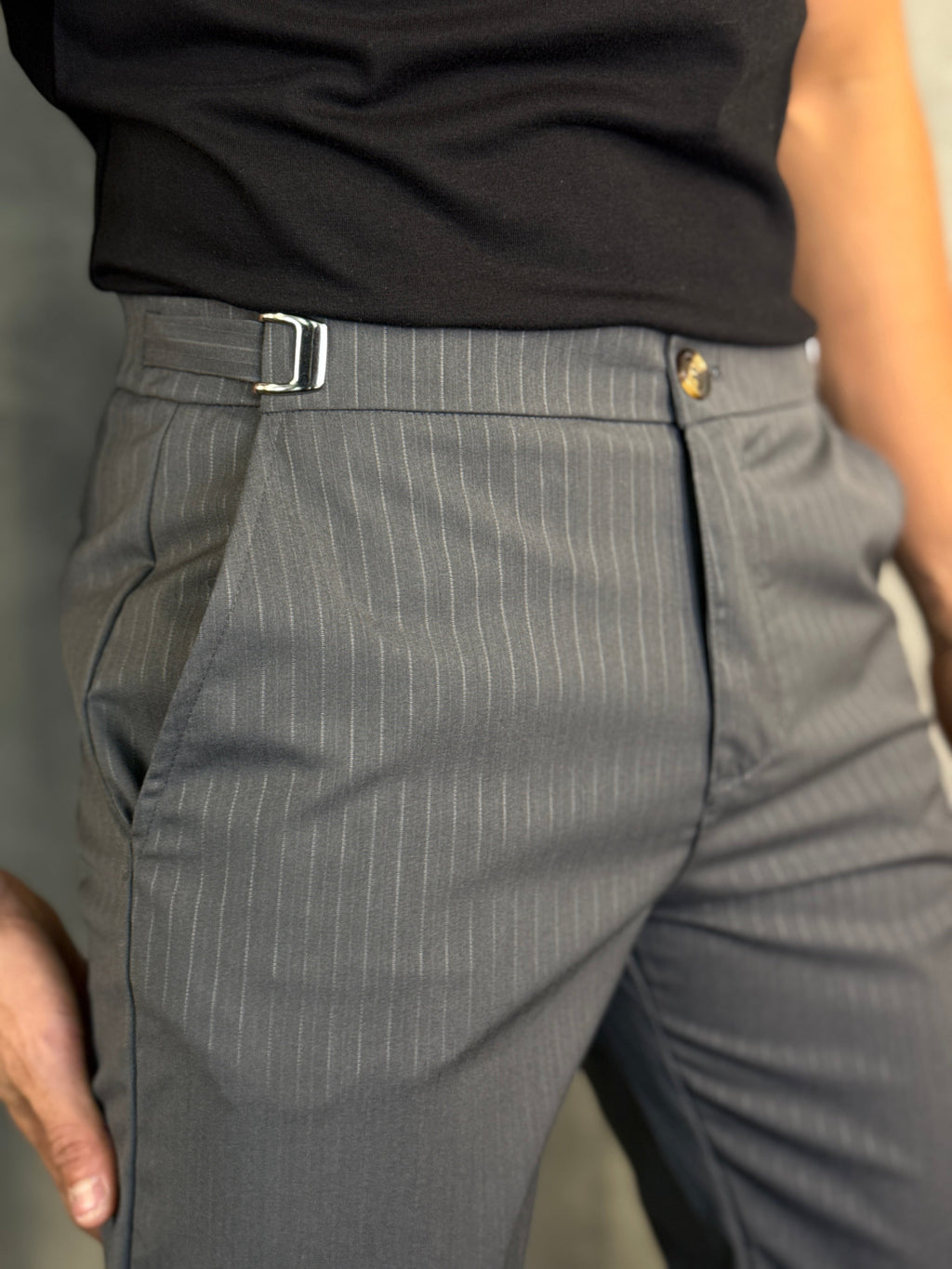 CALÇA ALF. RISCA DE GIZ ÉVORA PONTO H CHUMBO