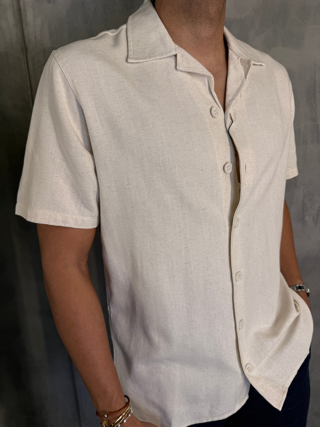 CAMISA M/C GOLA CUBANA LINHO COMFORT DLZ NATURAL