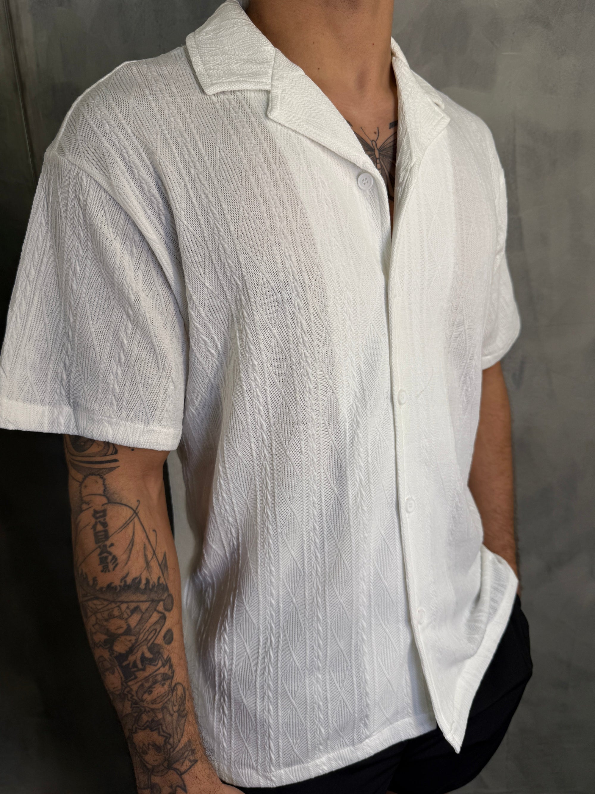 CAMISA M/C TRICOT TEXTURIZADA GOLA CUBANA