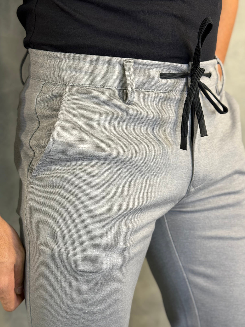 CALÇA ALF. SKINNY MALHA C/ CADARÇO CINZA