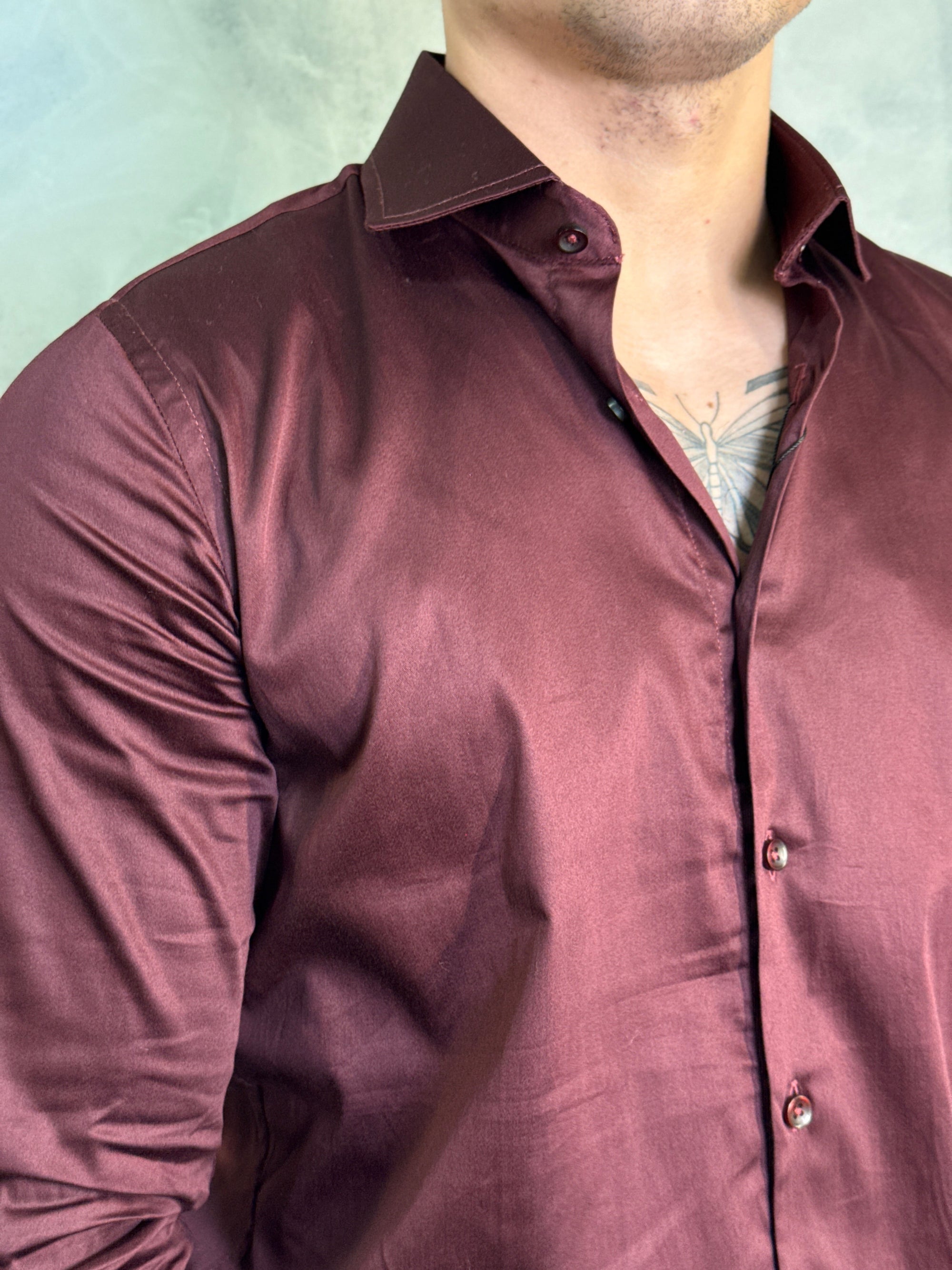 CAMISA M/L ACETINADA C/ ELASTANO PONTO H MARSALA