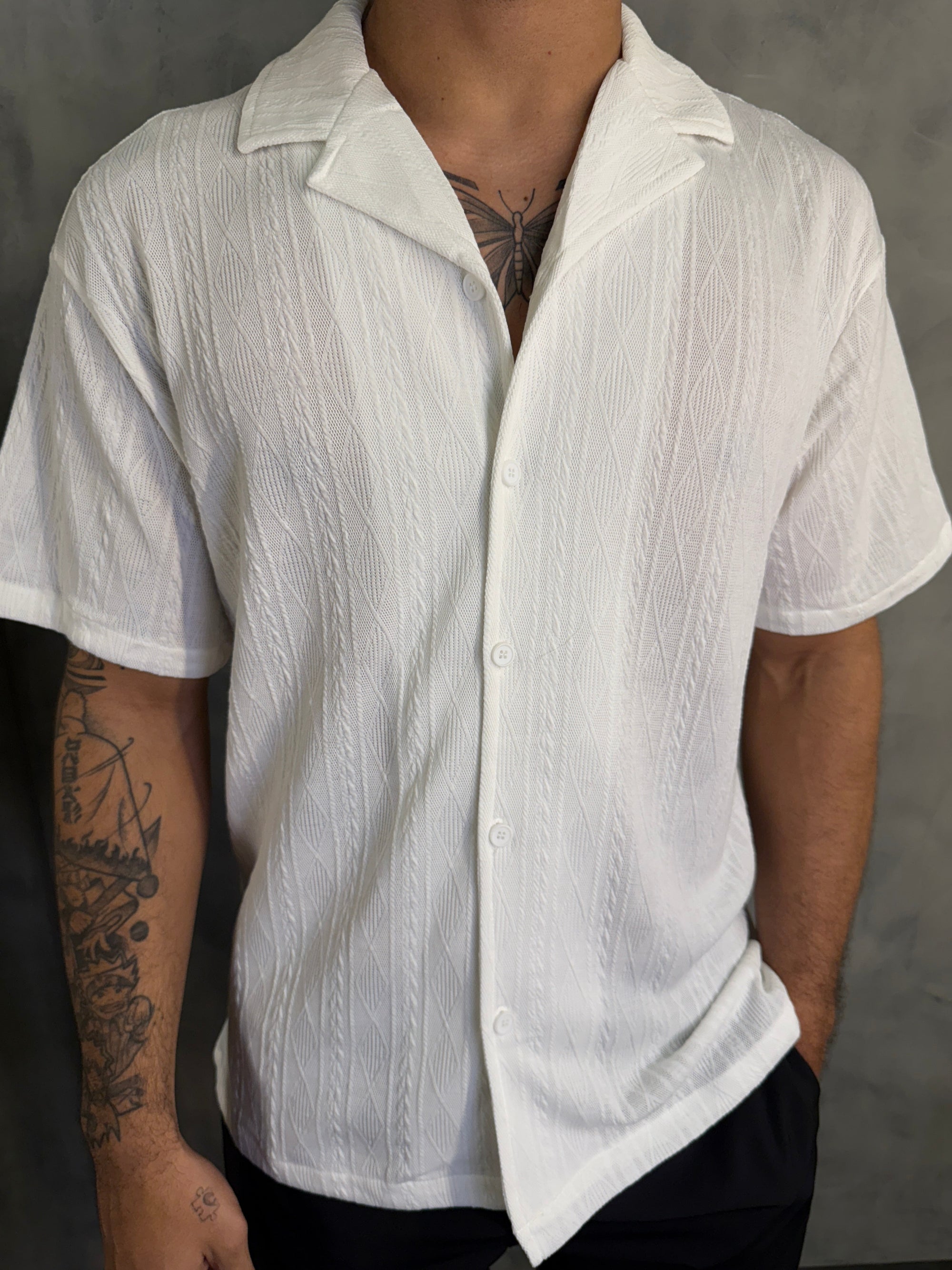 CAMISA M/C TRICOT TEXTURIZADA GOLA CUBANA