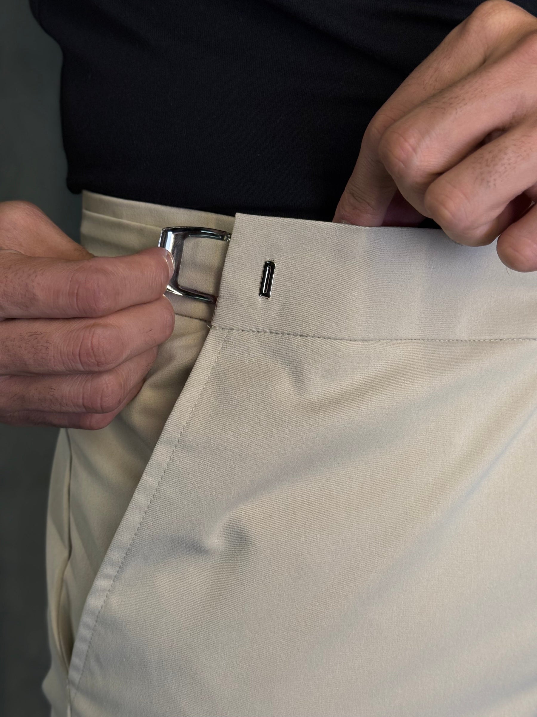 CALÇA ALF. MÔNACO AJUSTE CATRACA PONTO H AREIA