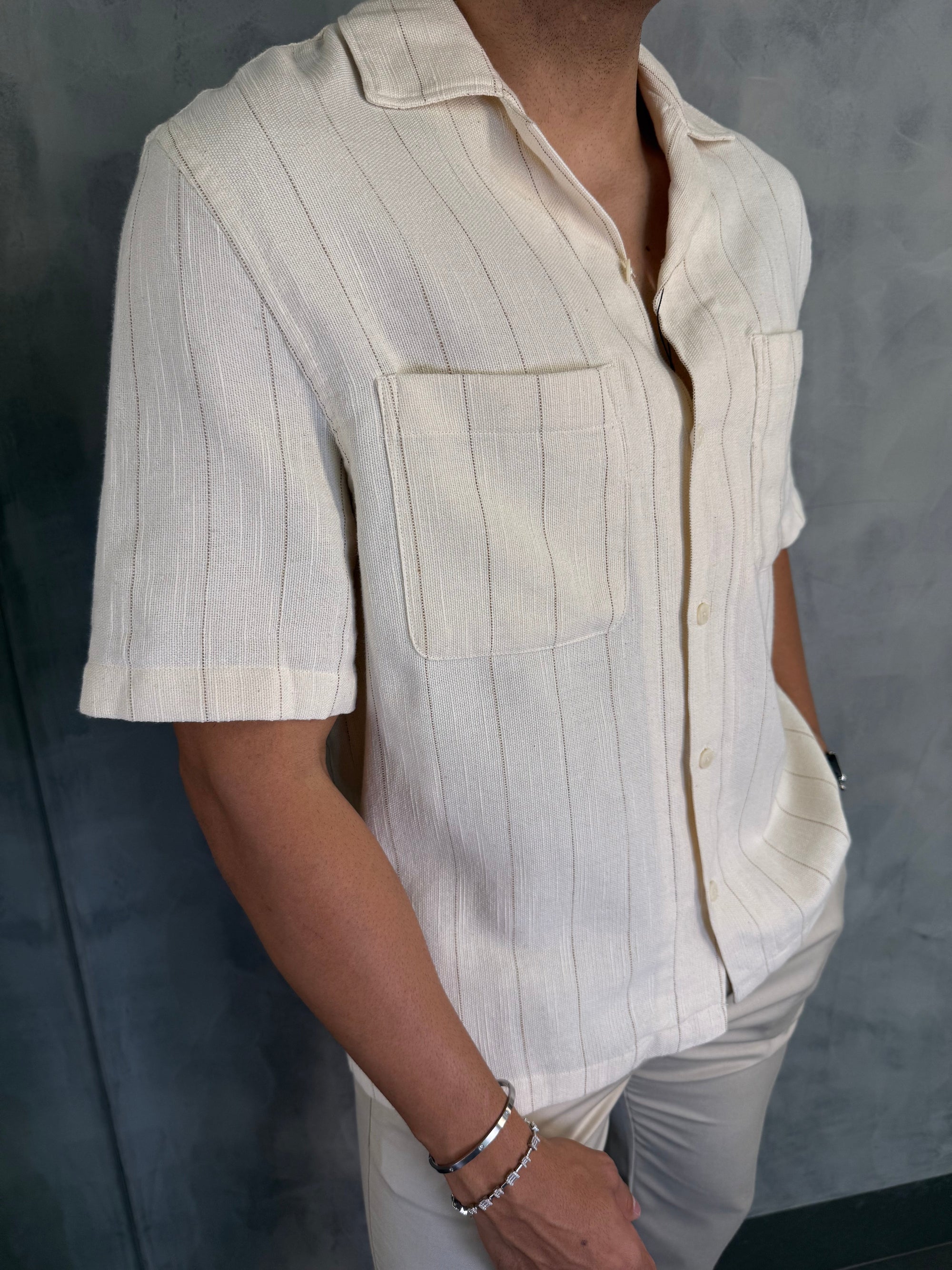 CAMISA M/C LINHO LISTRADO OFF WHITE