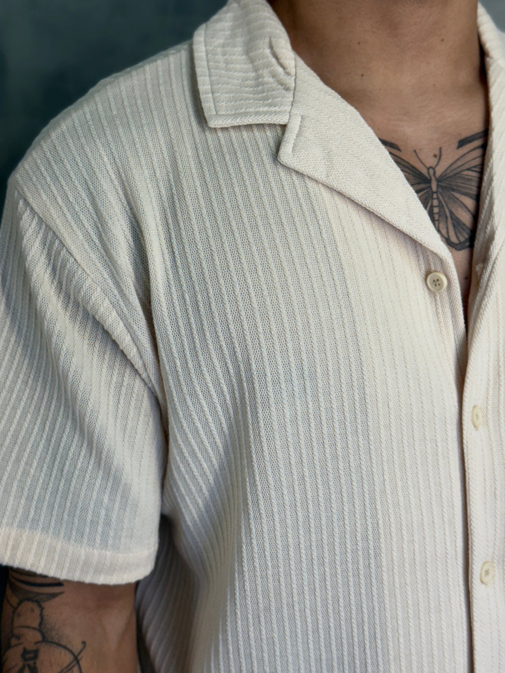 CAMISA M/C TRICOT CANELADA GOLA CUBANA