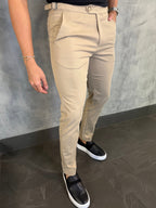 CALÇA ALF. MAQUINETADA SKINNY AJUSTE FIVELA BEGE