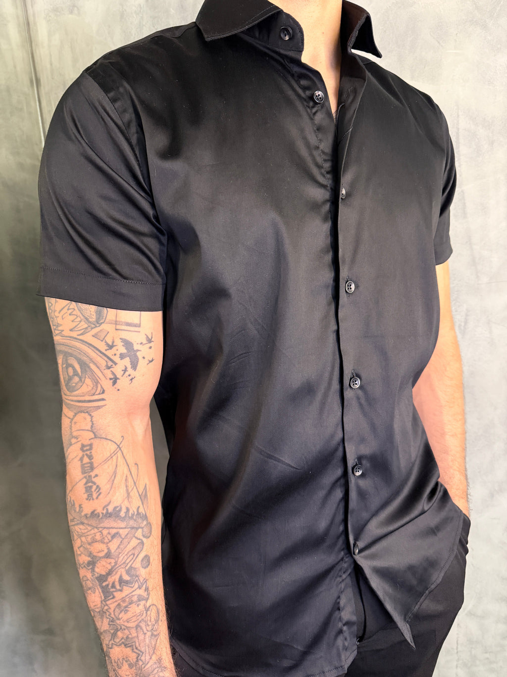 CAMISA M/C ACETINADA C/ ELASTANO PRETO