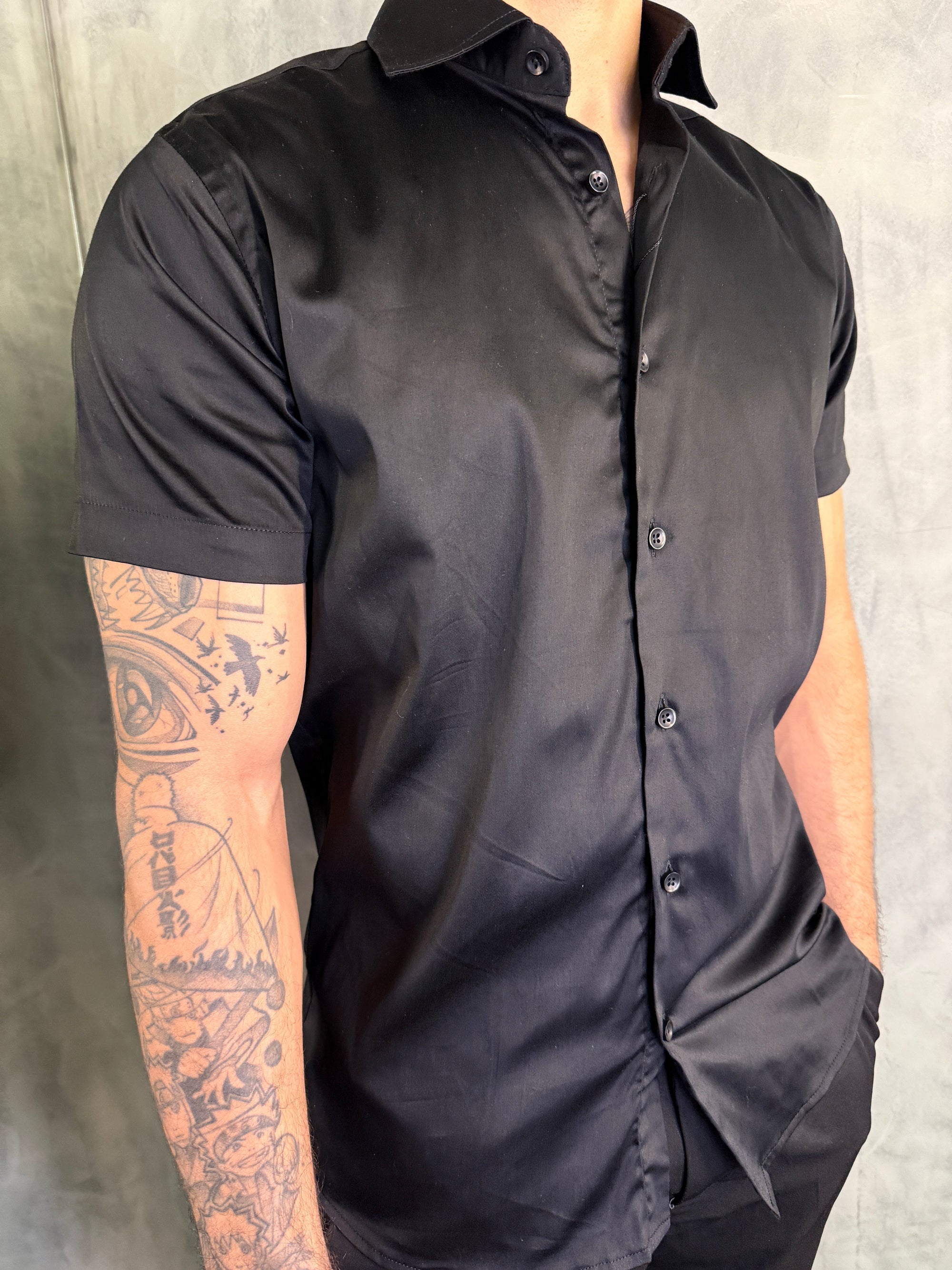 CAMISA M/C ACETINADA C/ ELASTANO PRETO