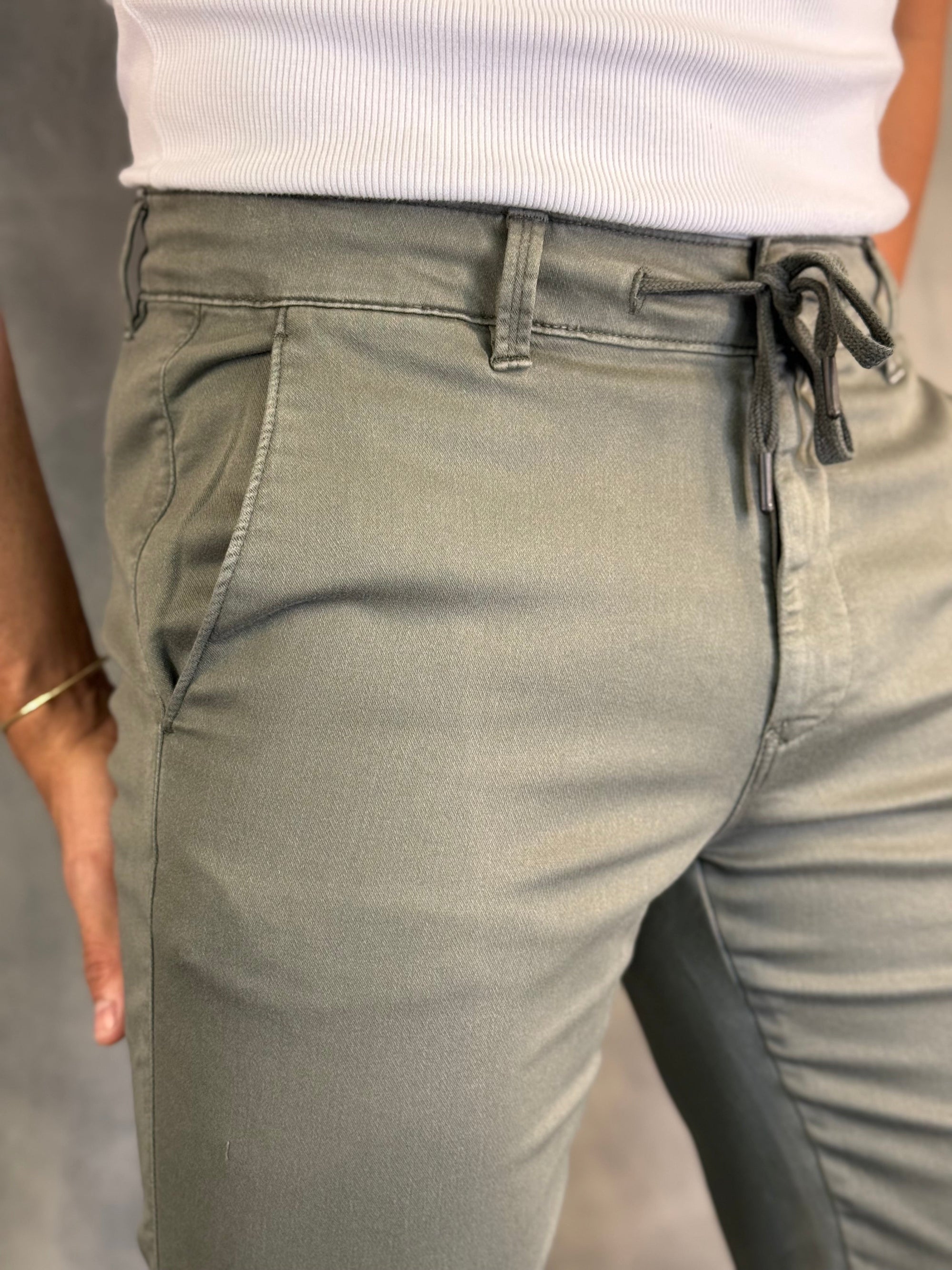 CALÇA SARJA MOLETOM SKINNY