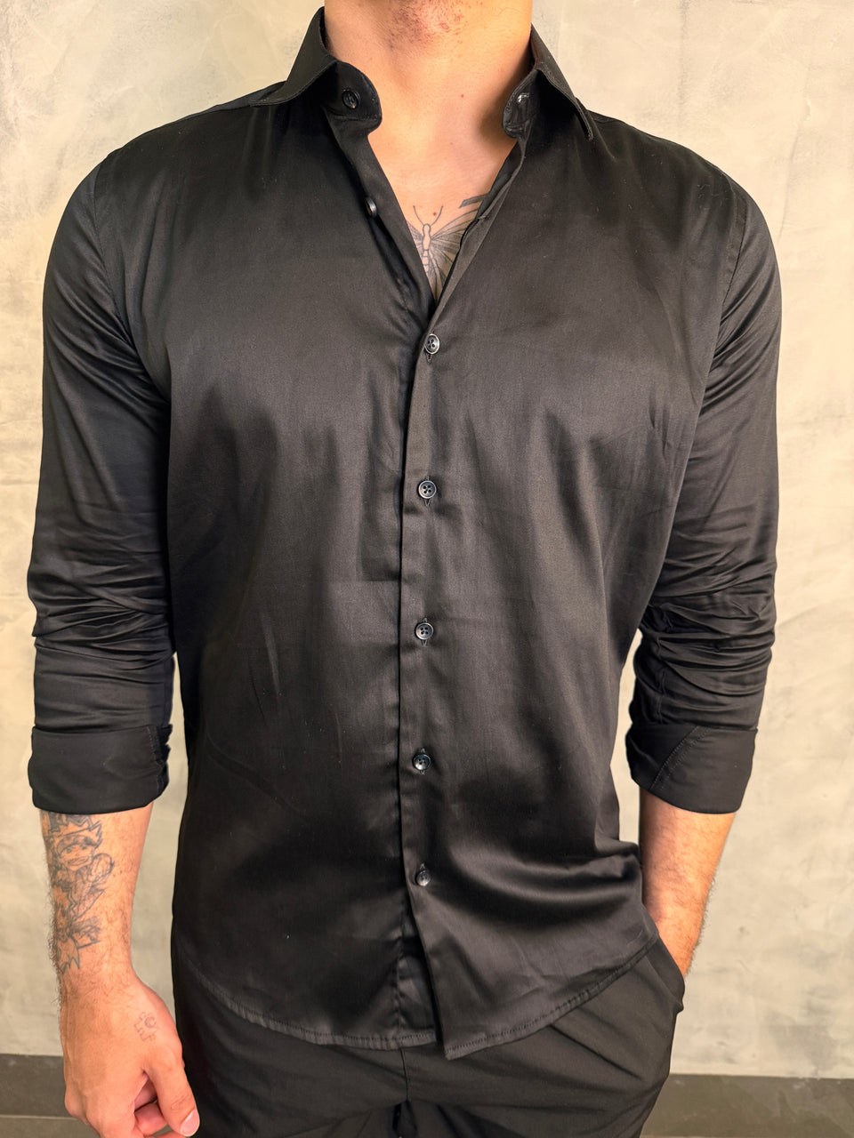 CAMISA M/L ACETINADA C/ ELASTANO PONTO H PRETO