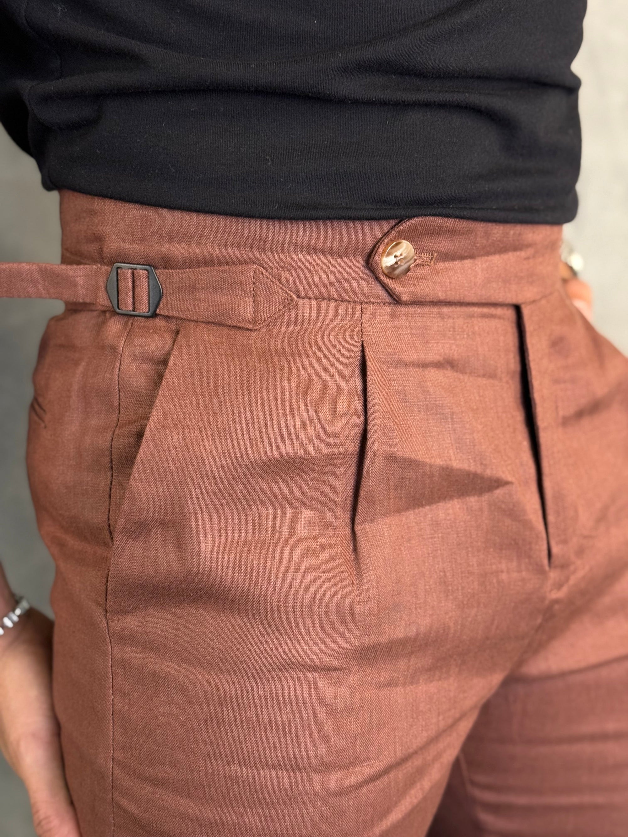 CALÇA ALF. GURKHA PURO LINHO MARROM