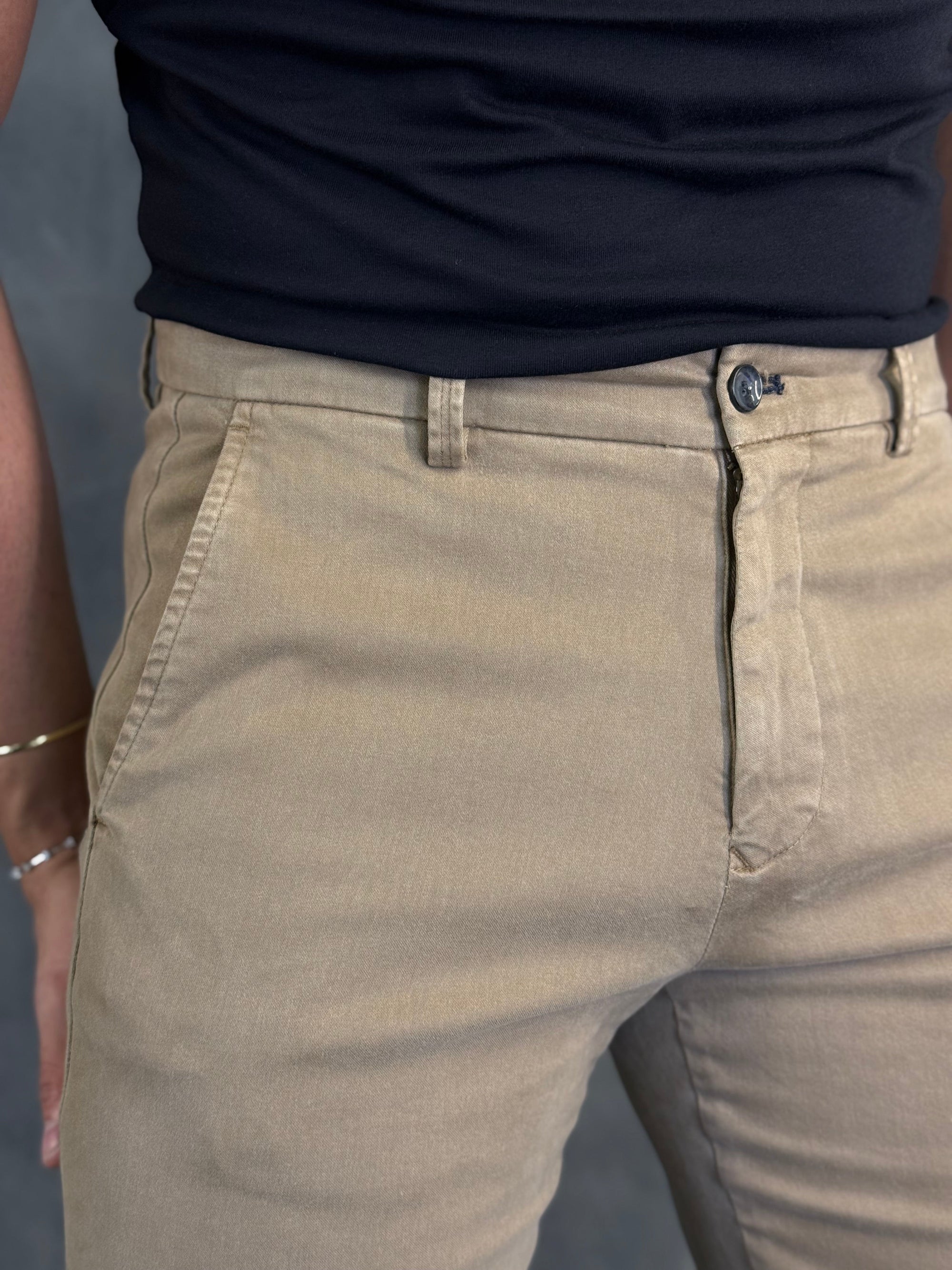 CALÇA ALF SARJA COMFORT SKINNY OCRE