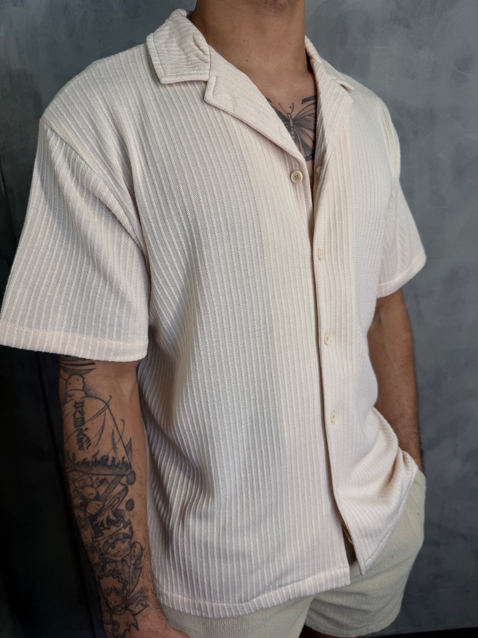 CAMISA M/C TRICOT CANELADA GOLA CUBANA
