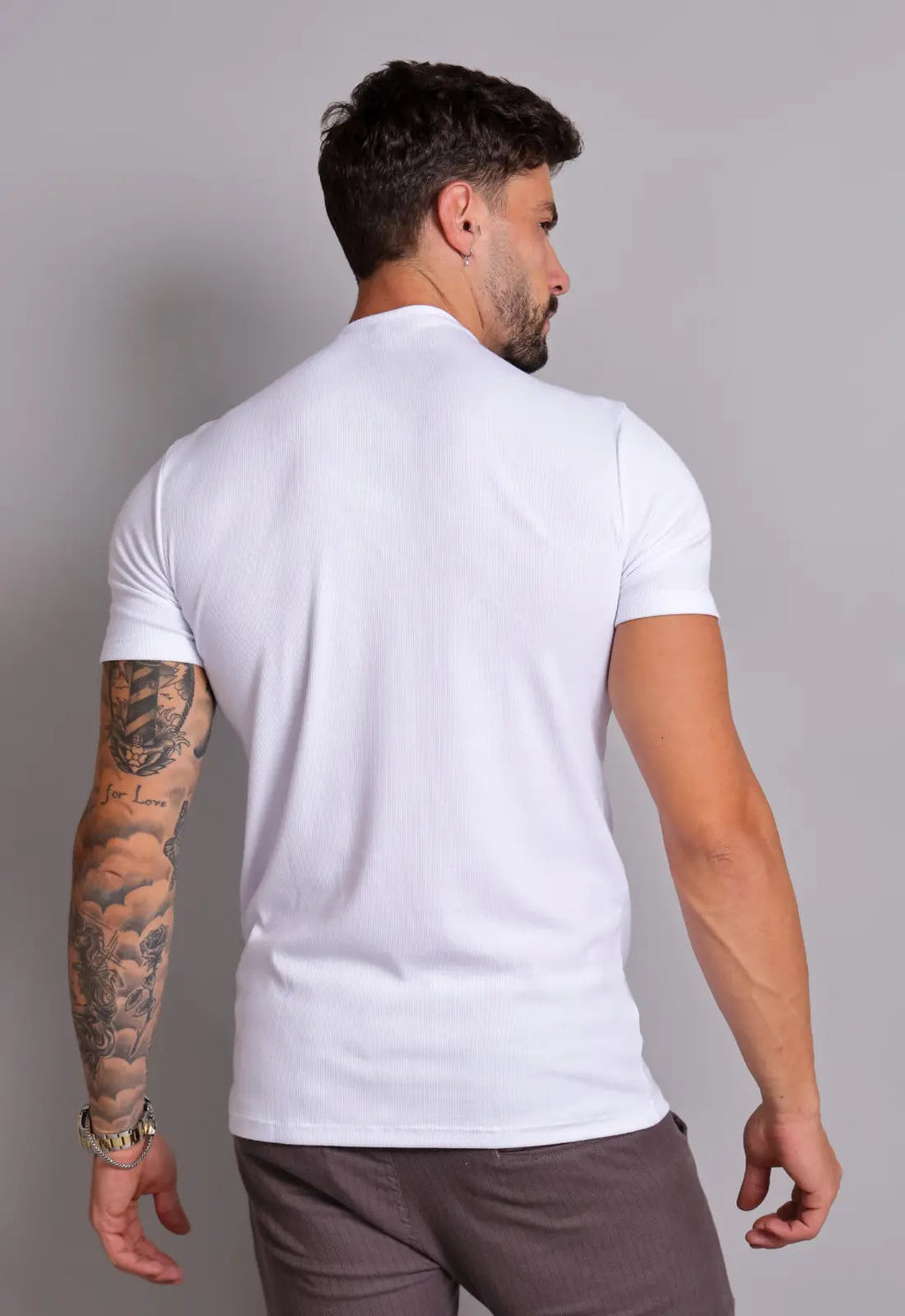 Camiseta Slim Gola Média Branca