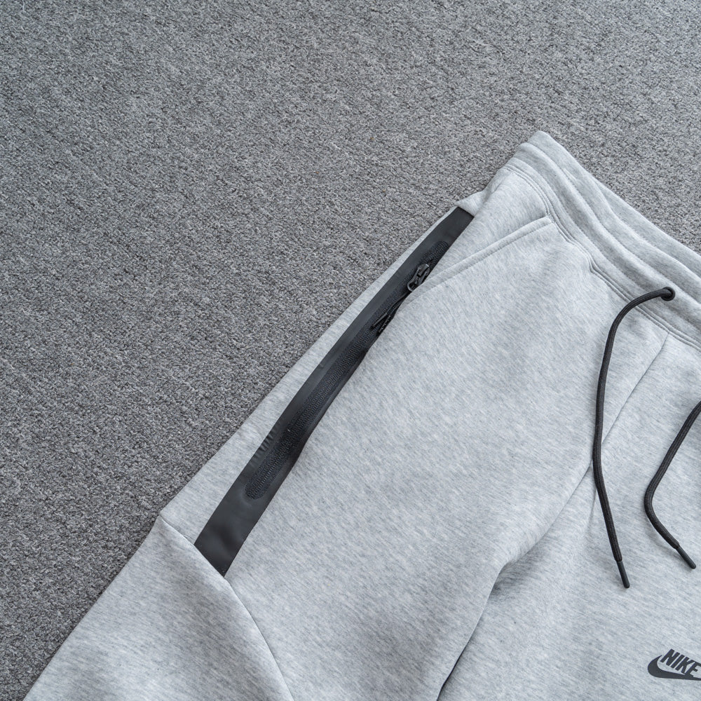 Conjunto NK Tech Fleece Cinza