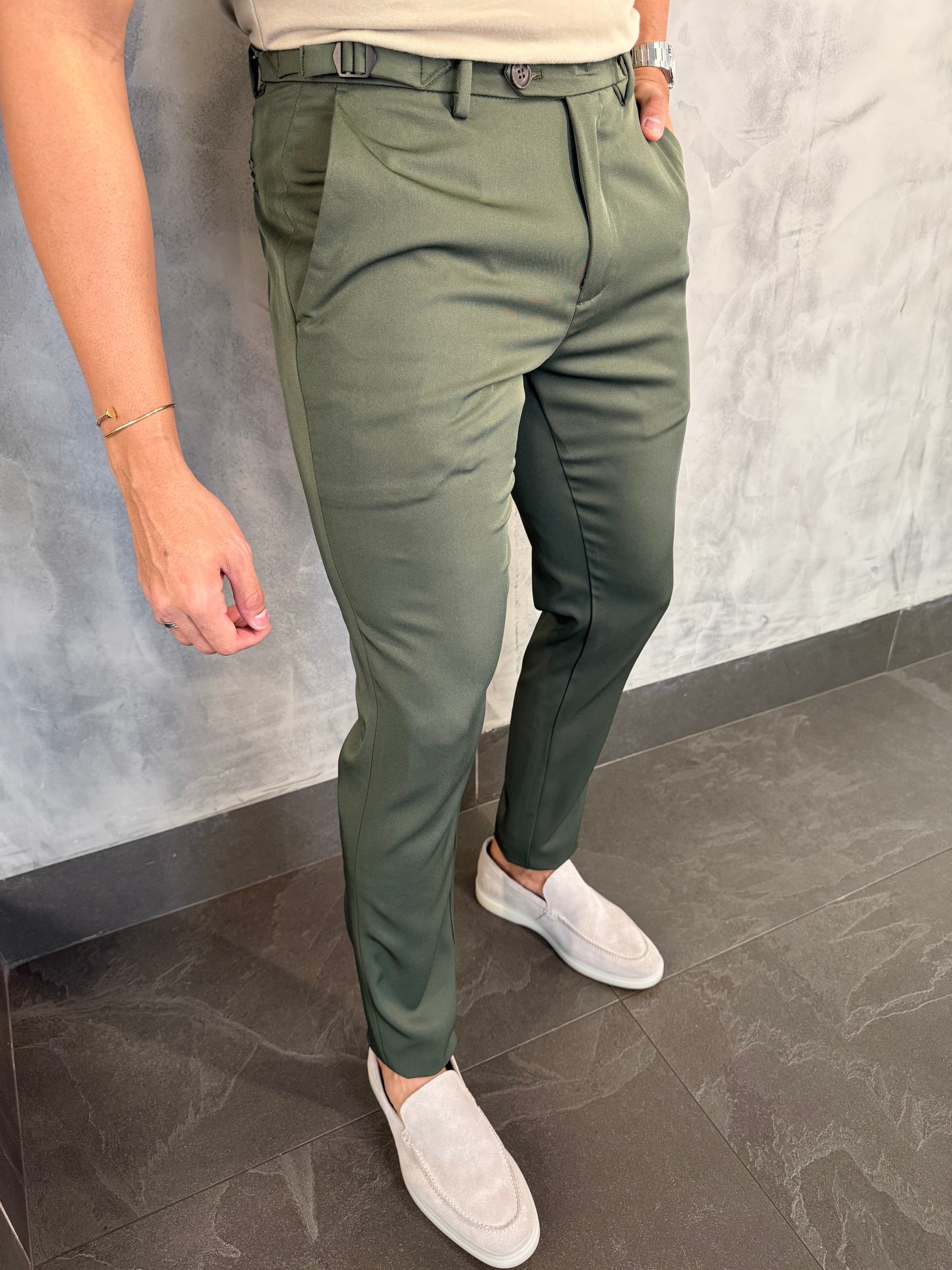 CALÇA ALF. VERONA AJUSTE LATERAL PONTO H VERDE MILITAR