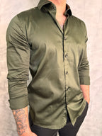 CAMISA M/L ACETINADA C/ ELASTANO PONTO H VERDE MUSGO