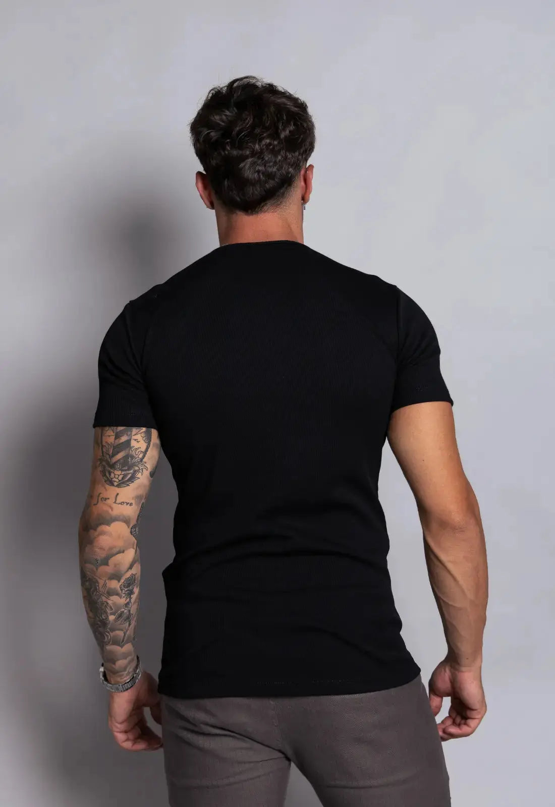 Camiseta Henley Canelada Preta