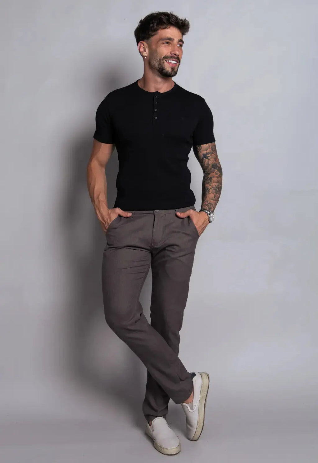 Camiseta Henley Canelada Preta