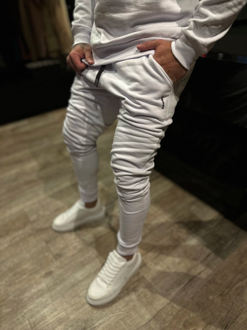CONJUNTO MOLETOM KW WHITE