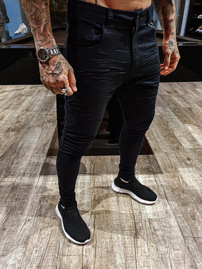 CALÇA PRETA SKINNY LISA AMASSADA
